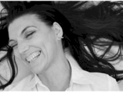 LEONIE BROOKHAMMER shave for children with cancer