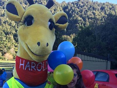 Sue and Danika Dunk for Harold 2017