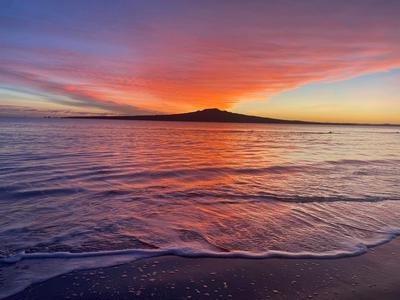 Save the Ocean! Sponsor Stevie, Jetta and the Belmont Primary School kids to do the Winter Dip in support of Live Ocean