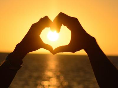 In loving memory of Sarah's husband, Daryl Saunders