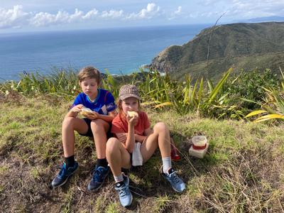 Beth & Toby’s Te Araroa Trail for Ukraine