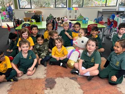 Kiwi Aniwaniwa - Mrs Worsley