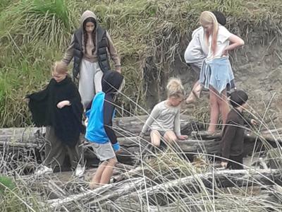 Life Learners Aotearoa values respect, curiosity, co-creation, communication, educational freedom, community & relationships.