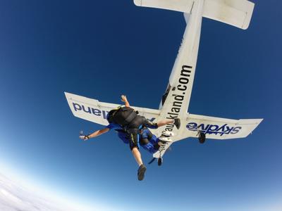 Sky dive for brain injury awareness