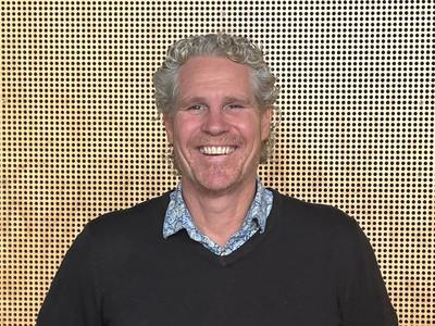 Mitre 10’s Matt Cardey throws himself into fundraising.