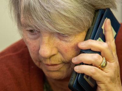 Support Samaritans to recruit more helpline volunteers