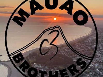 Mauao Brothers!