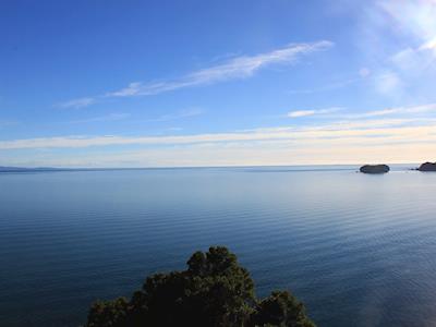 4 Girls row across the Cook Strait