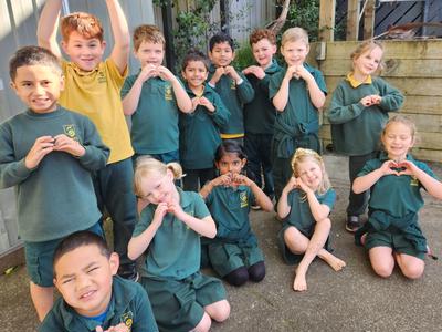 Kiwi Ua - Mrs D'Souza