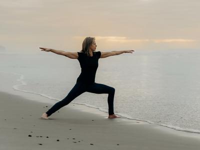 Stillness Meets the Chillness – Taking the Plunge Again for Hospice 🩵🧘