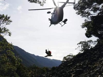 2 helicopter rescues later... Lizzie does Coast to Coast!