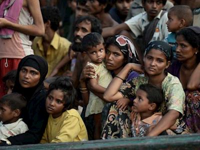 Chloe and Paige's Journey to help Refugees 