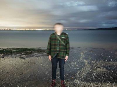 A d**khead shaves his head