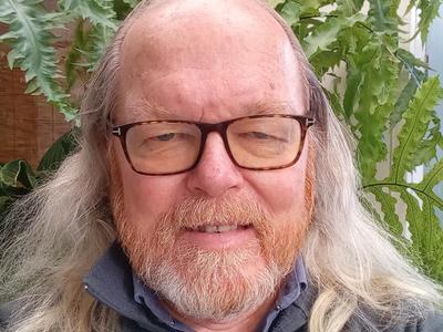 Sthiraratna loses his locks