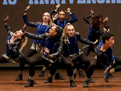 Urban Dance's De Visu Dance Crew