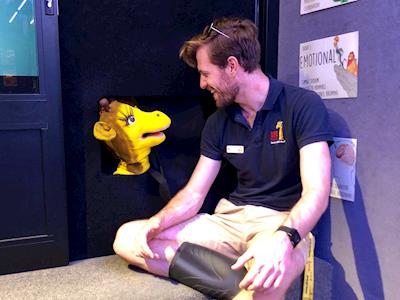 Harold The Giraffe needs your help!