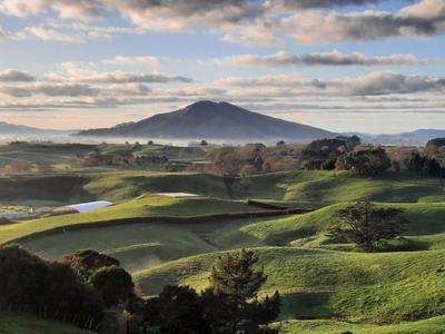 Kakepuku x 10 challenge: Climbing for those living with MND and Huntington's Disease