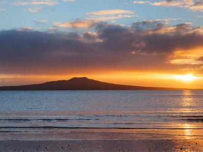 DIL Auckland 2026 in aid of Lifeline Aotearoa